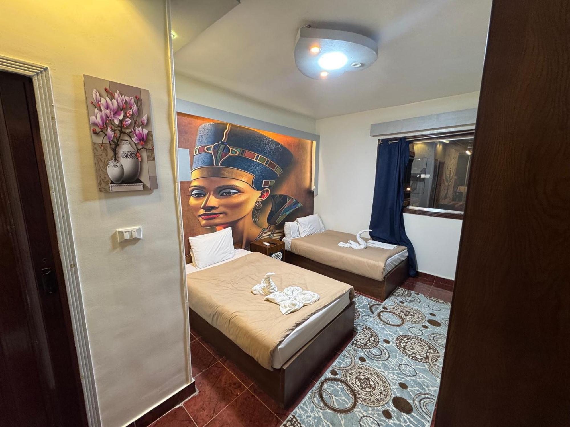 Nefertiti Pyramids View Hotel Cairo Ngoại thất bức ảnh
